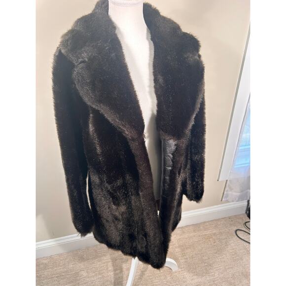 Vintage Jacques Saint Laurent Faux Fur Coat | Paris–New York | Elegant Luxury - Picture 4 of 10